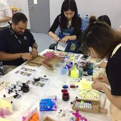 多彩未來，卡特彼勒與你共同繪制——探索企業(yè)社會責(zé)任中的教育投資新藍圖